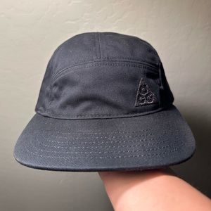 Nike ACG UNISEX AW84 Adjustable Black Cap 5 Panel Hat Strapback